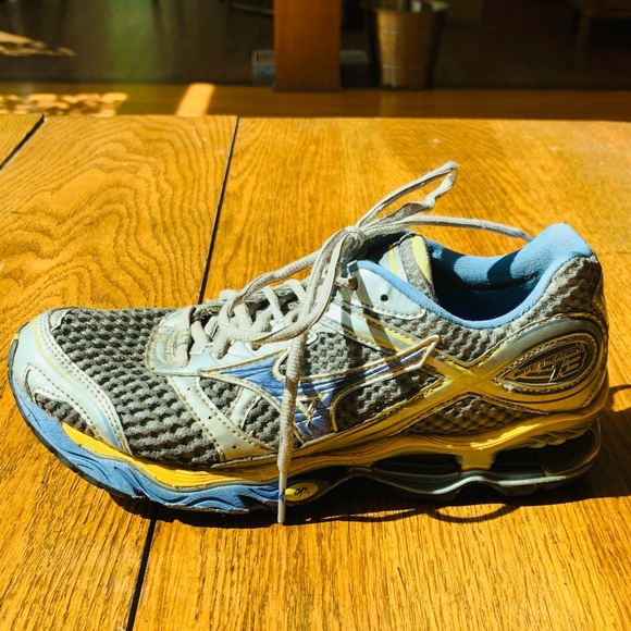 Mizuno Wave Creation 13 Womens Size 8 Running Shoe - Picture 10 of 12